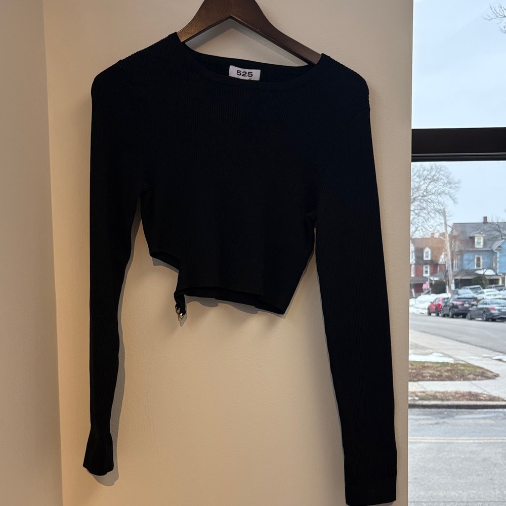 525 Alexia Ribbed Crop Buckle Top